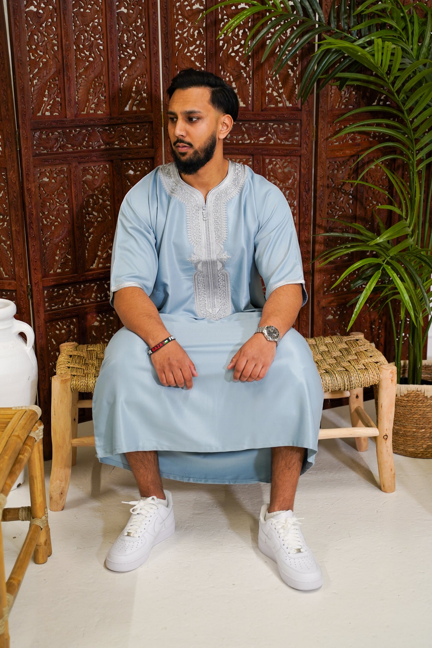 SMOKEY GREY ON MARINE BLUE