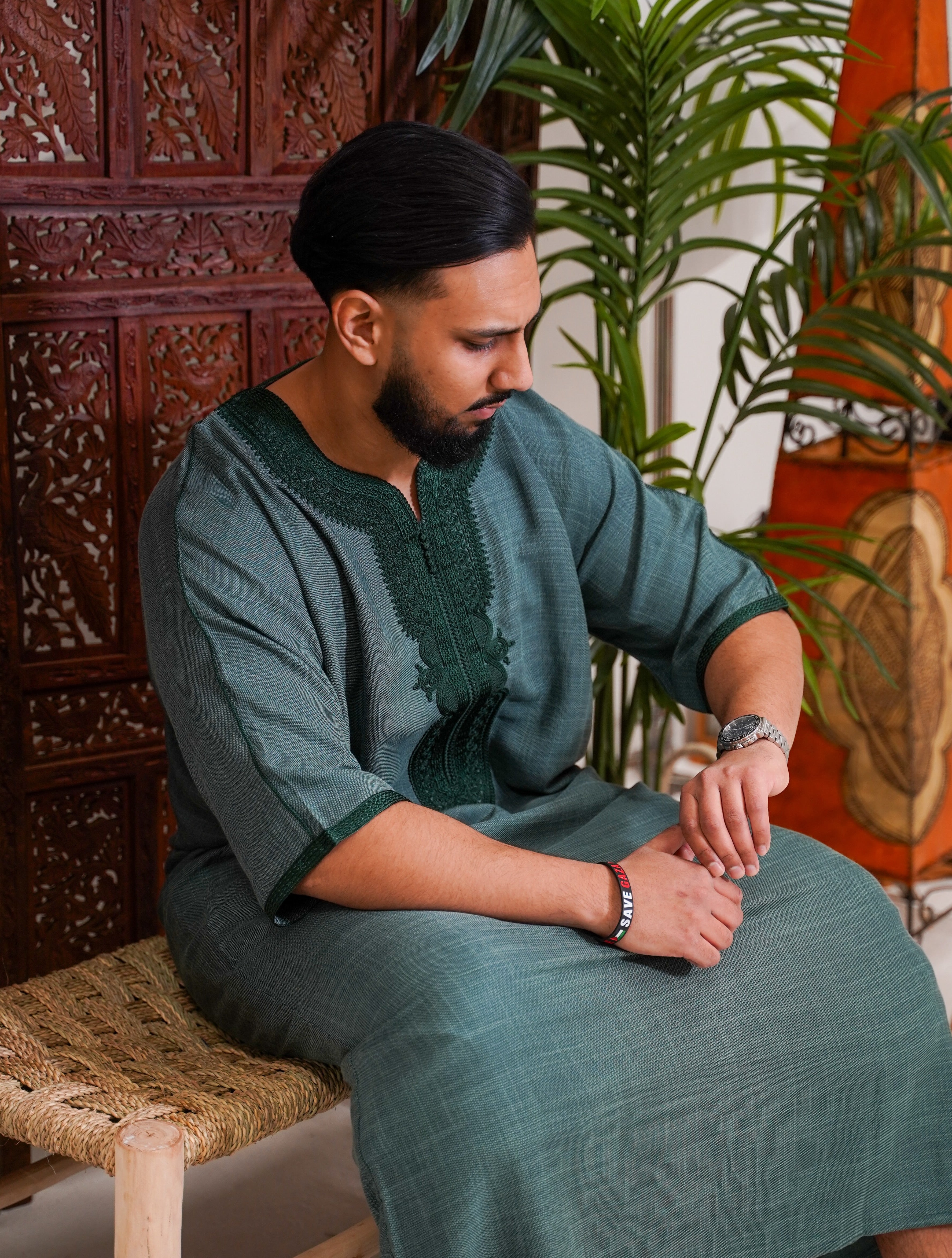 Thobe Display How to Style Your Thobe for Different Occasions – --- Clothing