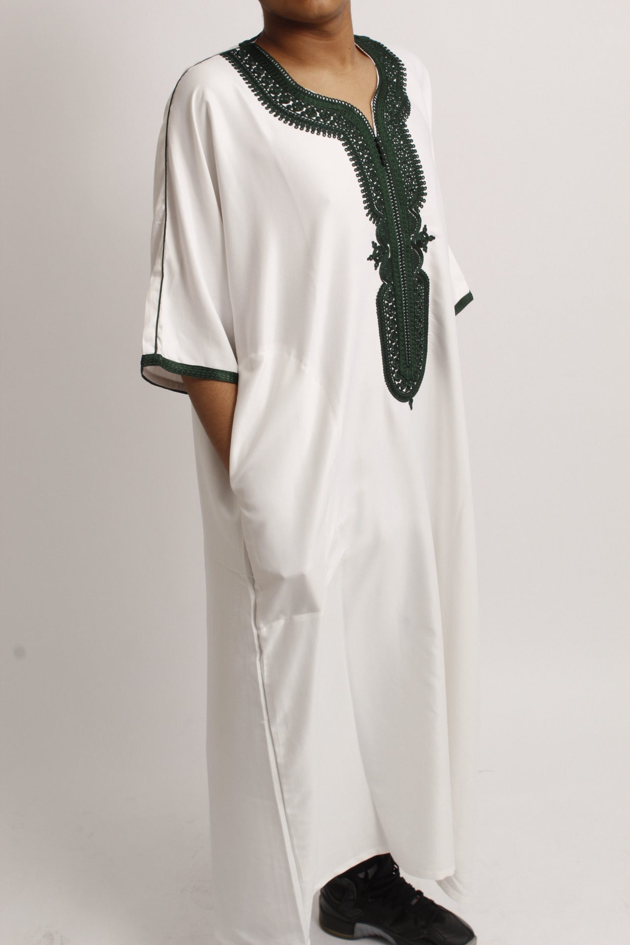 Forest Green on White Moroccan Gandoura